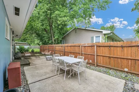 Exterior - 1602 Normandy Dr, Champaign, IL 61821 photo 6 of 9