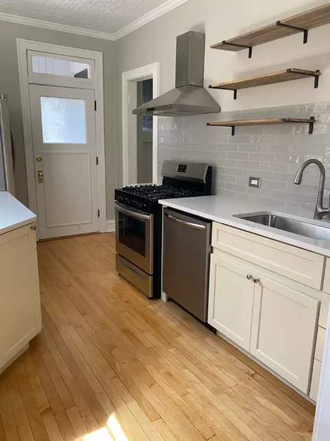 Kitchen - 806 Forest Ave #3, Evanston, IL 60202 photo 2 of 3
