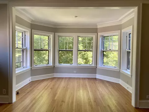 Living - 806 Forest Ave #3, Evanston, IL 60202 photo 1 of 3