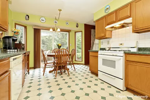 140 Shadowbrook Dr, Capron, IL 61012 photo 13