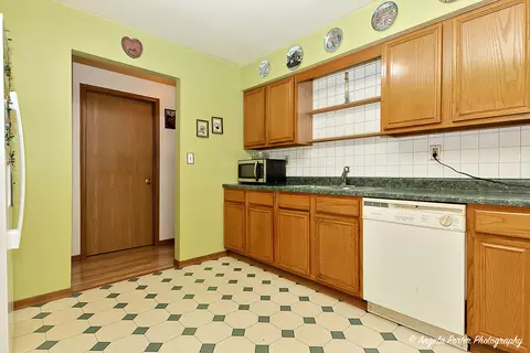 140 Shadowbrook Dr, Capron, IL 61012 photo 15