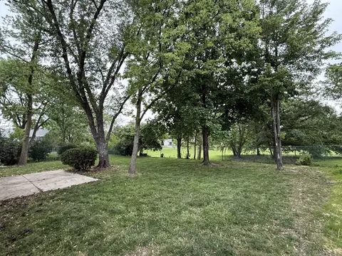 Exterior - 217 Davis Ln, Bolingbrook, IL 60440 photo 6 of 8
