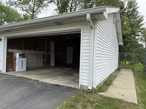 Exterior - 217 Davis Ln, Bolingbrook, IL 60440 photo 5 of 8