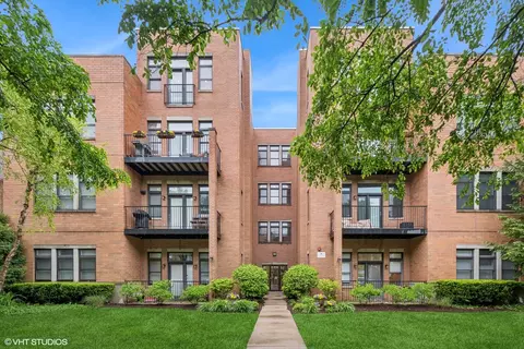821 Foster St #1N, Evanston, IL 60201