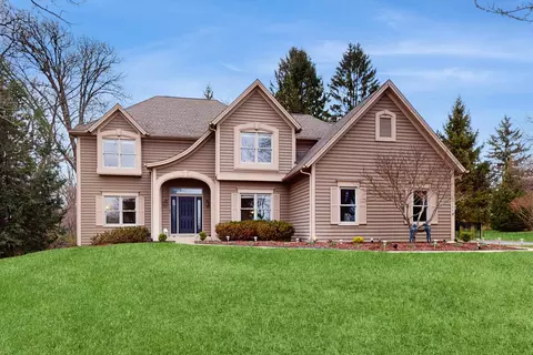 7111 Saddle Oaks Dr, Cary, IL 60013