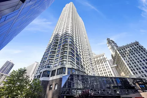 405 N Wabash Ave #1002, Chicago, IL 60611