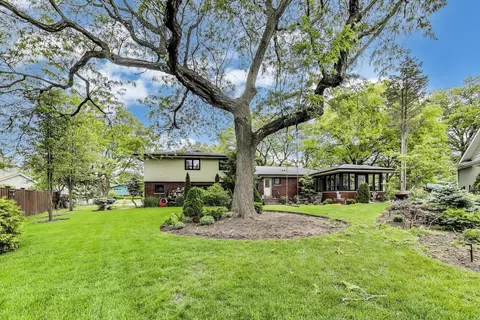 5100 Ellington Ave, Western Springs, IL 60558