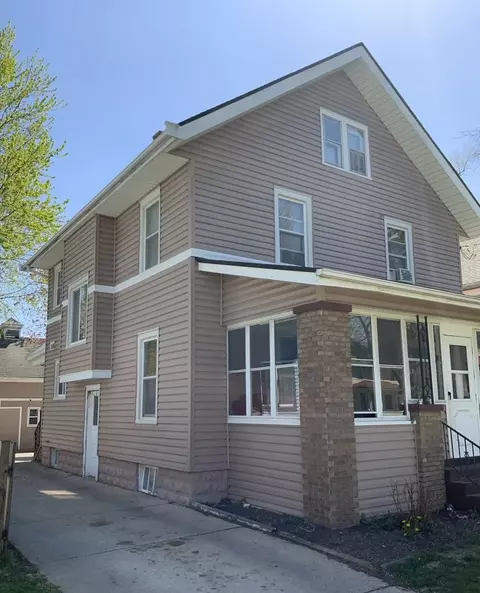 523 Edwards St, Aurora, IL 60505 photo 2