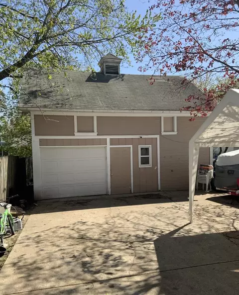 523 Edwards St, Aurora, IL 60505 photo 7