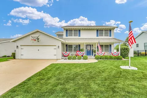 705 Northridge Dr, Mahomet, IL 61853