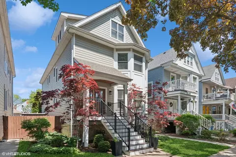 2450 W Warner Ave, Chicago, IL 60618