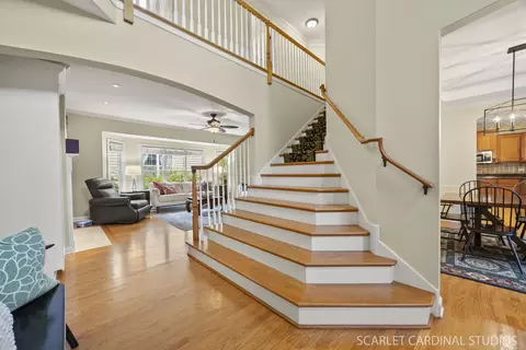 203 E Lincoln Ave, Wheaton, IL 60187 photo 2