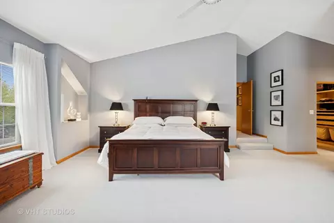 Bedroom - 2223 Barrett Dr, Algonquin, IL 60102 photo 4 of 6