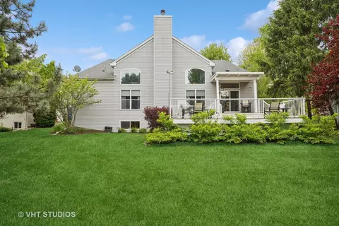 Exterior - 2223 Barrett Dr, Algonquin, IL 60102 photo 4 of 5