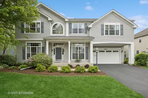 2223 Barrett Dr, Algonquin, IL 60102