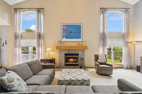 Living - 2223 Barrett Dr, Algonquin, IL 60102 photo 4 of 5