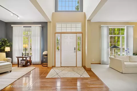 Entry Way - 2223 Barrett Dr, Algonquin, IL 60102 photo 1 of 2