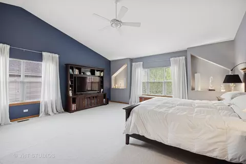 Bedroom - 2223 Barrett Dr, Algonquin, IL 60102 photo 3 of 6
