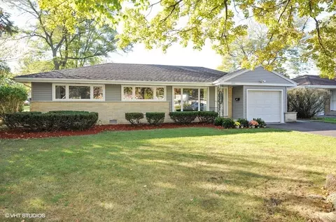 2313 Robincrest Ln, Glenview, IL 60025