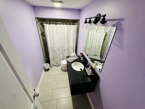 Bath - 558 Franklin Blvd, Elgin, IL 60120 photo 2 of 2