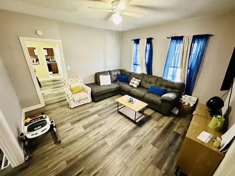 Living - 558 Franklin Blvd, Elgin, IL 60120 photo 2 of 3