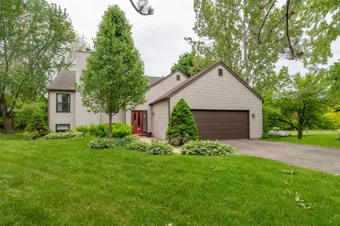 2995 N Silver Ridge Dr, Oregon, IL 61061