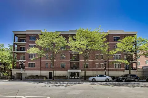 200 N Addison Ave #306, Elmhurst, IL 60126