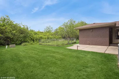 Exterior - 542 S Cherry St, Itasca, IL 60143 photo 2 of 4