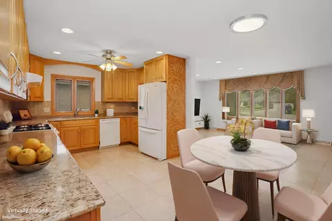 Kitchen - 542 S Cherry St, Itasca, IL 60143 photo 2 of 9