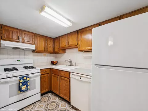 Kitchen - 542 S Cherry St, Itasca, IL 60143 photo 9 of 9