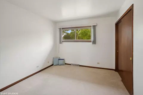 Bedroom - 542 S Cherry St, Itasca, IL 60143 photo 8 of 9