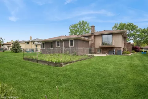 Exterior - 542 S Cherry St, Itasca, IL 60143 photo 4 of 4