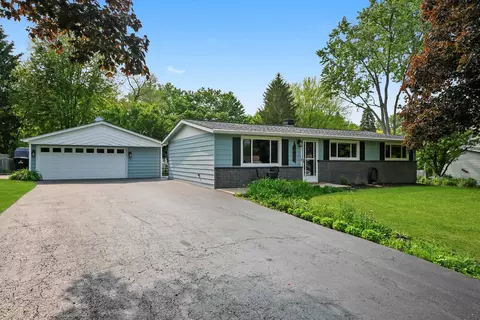 3711 Claremont Rd, Johnsburg, IL 60051 photo 2