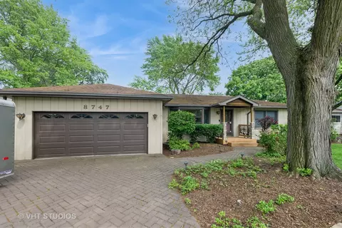 8747 Merrimac Ave, Oak Lawn, IL 60453