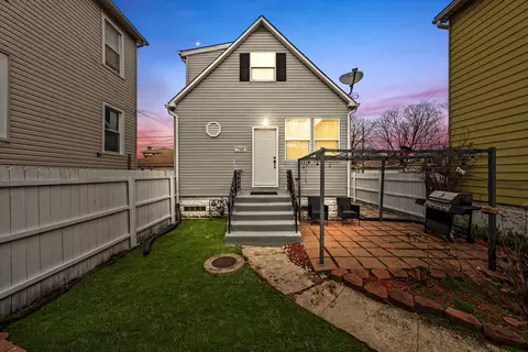 7546 W 61st St, Summit, IL 60501