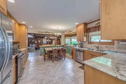 Kitchen - 365 S Elm St, Itasca, IL 60143 photo 1 of 4