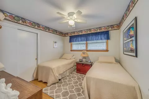 Bedroom - 365 S Elm St, Itasca, IL 60143 photo 3 of 3