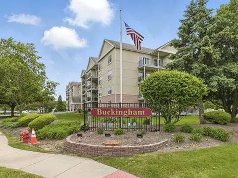 13750 Bristlecone Dr #207, Plainfield, IL 60544