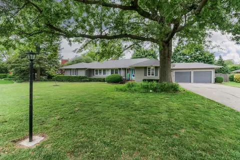 2106 E Taylor St, Bloomington, IL 61701