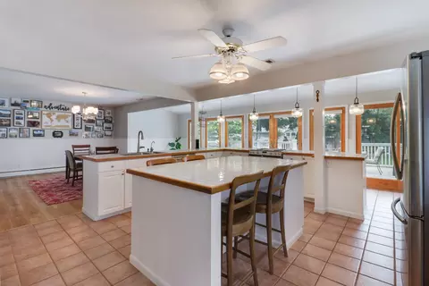 2106 E Taylor St, Bloomington, IL 61701 photo 9
