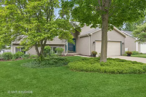 6 S024 Westwind Dr, Naperville, IL 60563