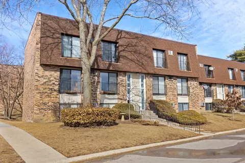 200 S Waters Edge Dr #201, Glendale Heights, IL 60139