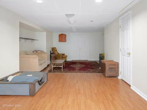 Living - 1465 Teal Ct, Hoffman Estates, IL 60192 photo 6 of 6