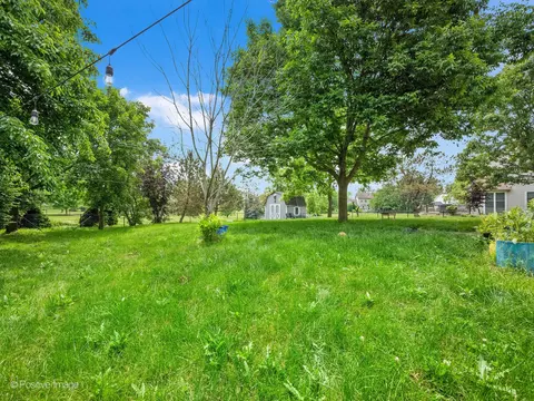 Exterior - 1465 Teal Ct, Hoffman Estates, IL 60192 photo 4 of 5