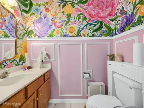 Bath - 1465 Teal Ct, Hoffman Estates, IL 60192 photo 1 of 4