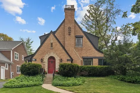 1735 Elmwood Dr, Highland Park, IL 60035