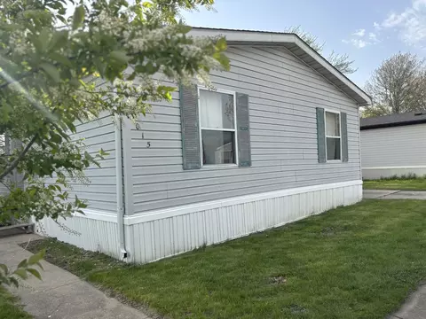 1015 Bel Air Ln, Dekalb, IL 60115