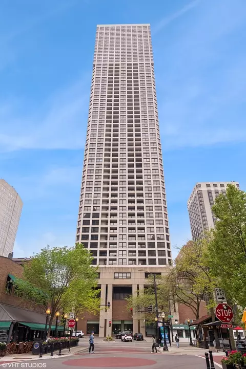 1030 N State St #51J, Chicago, IL 60610