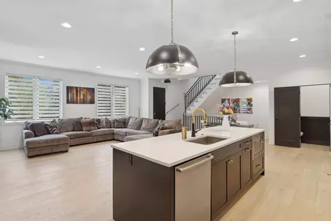 218 E 46th St, Chicago, IL 60653 photo 7
