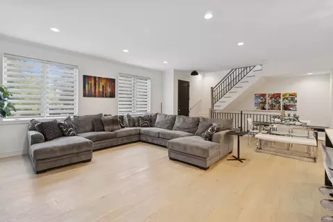 218 E 46th St, Chicago, IL 60653 photo 3